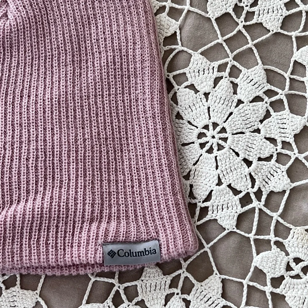 Columbia | Like new women’s pink ribbed knit beanie